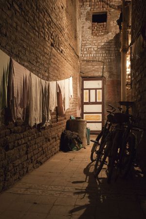 luxor back st alley sm.jpg